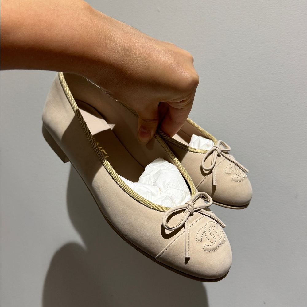 SOLD CHANEL 25P Beige Suede Ballet Flats | NIB | Size 36.5 - Picture 8 of 12